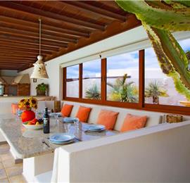 4 Bedroom Villa with Pool in Playa Blanca, Sleeps 8